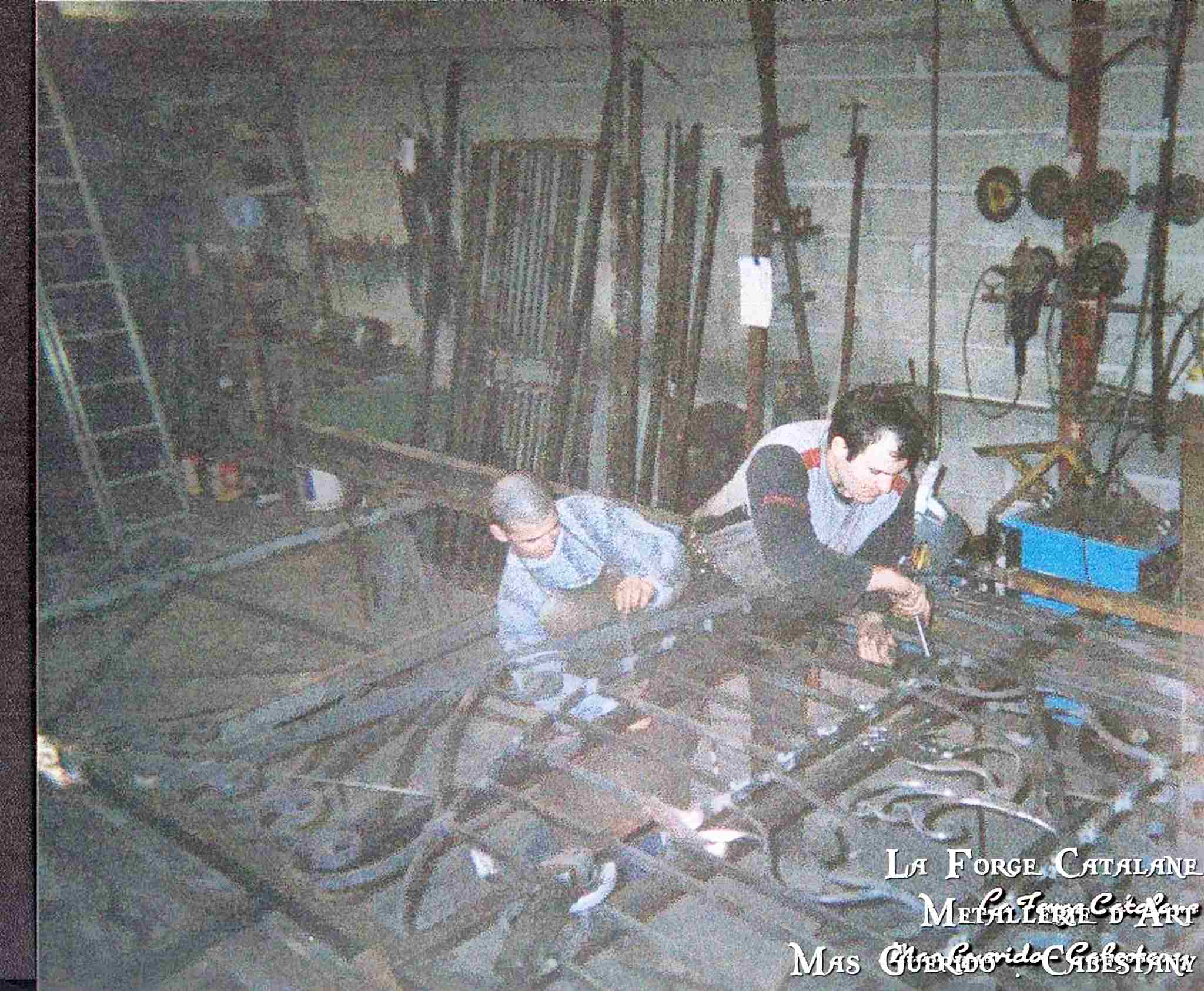 Kamal Bendahri Realisation portail ouvrage 1997 forge catalane.jpg